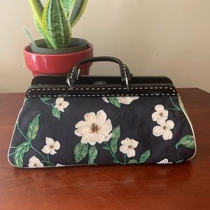 Isabella Fiore hand bag clutch